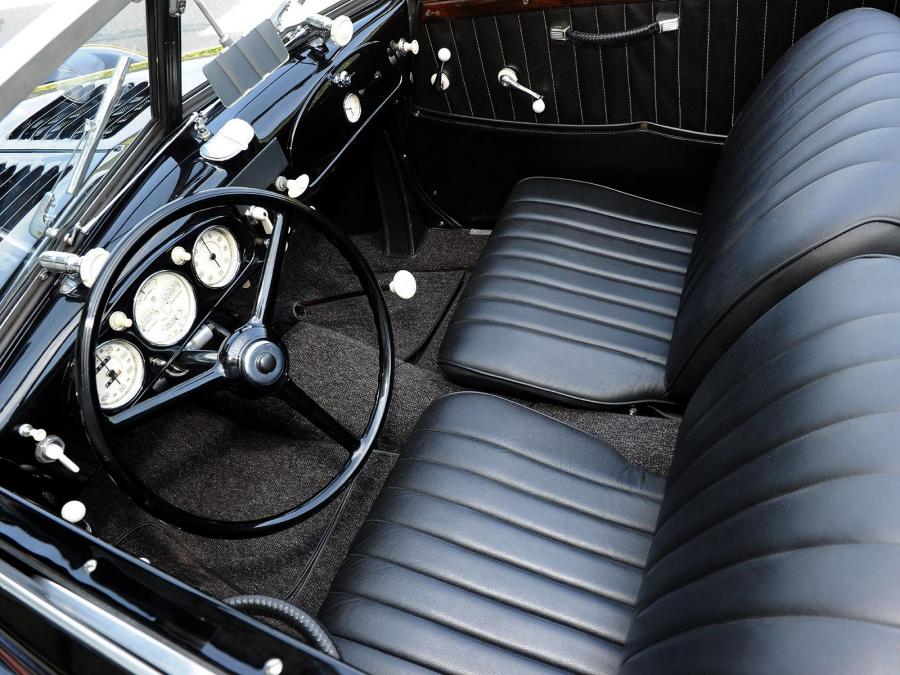 Интерьер BMW 327 Convertible 1937 года  (фото 30 из 31)